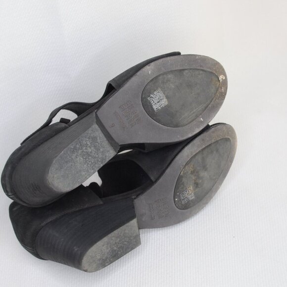 Eileen Fisher Iris Black Suede Cut Out Wedge Heels Sz 7 - Picture 10 of 10